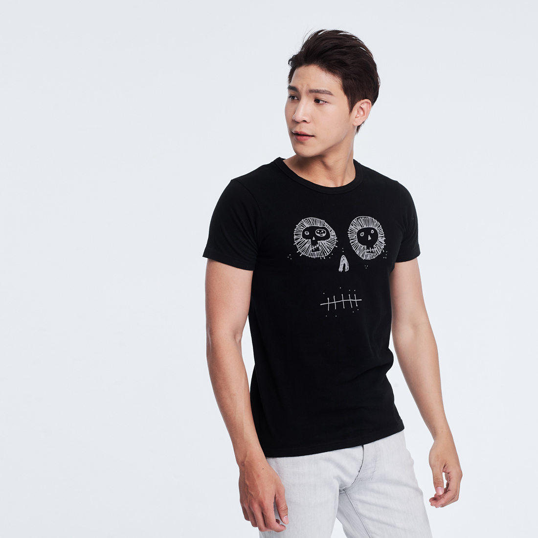 太空骷髏頭1號 短袖 蜜桃棉 男T 黑