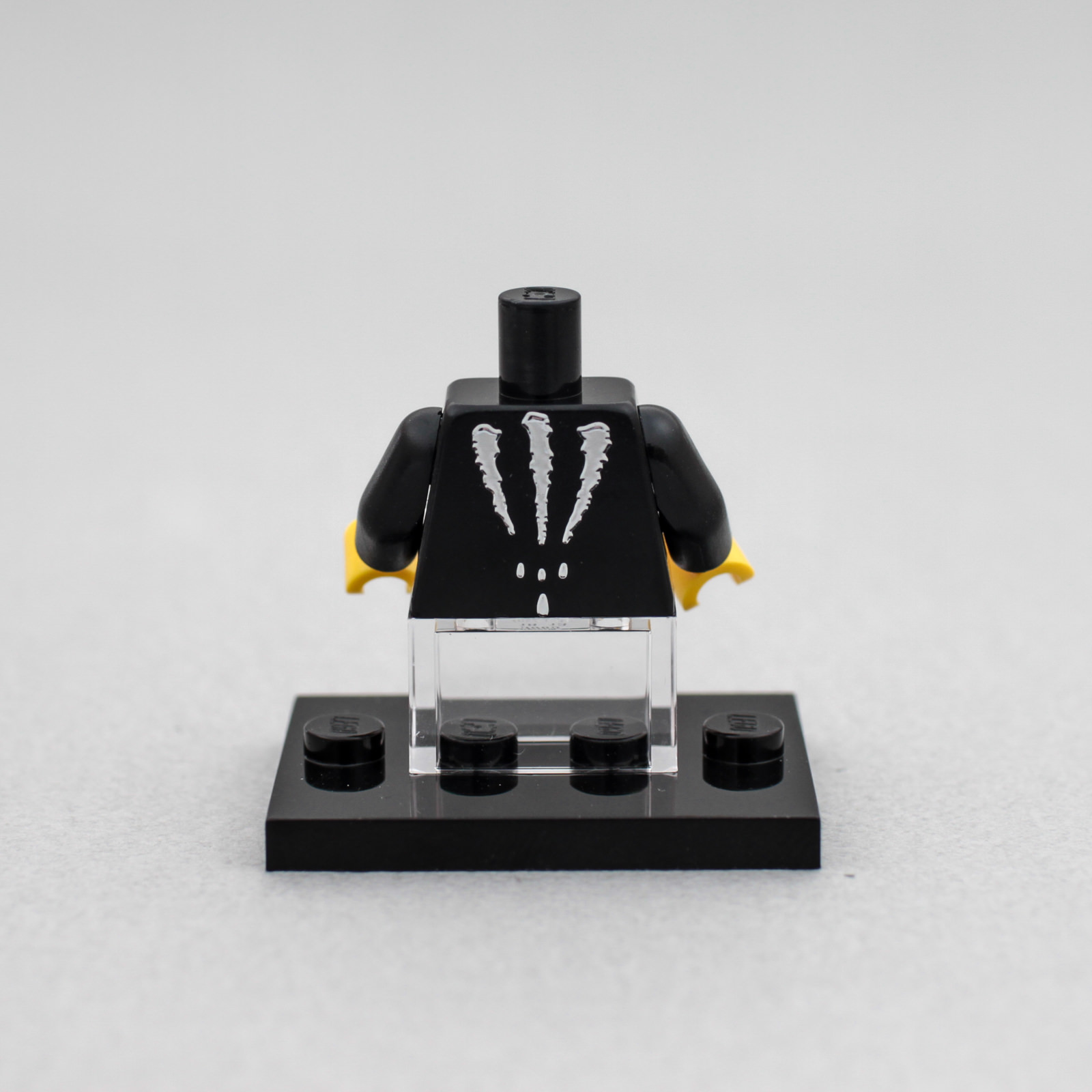 [樂宜樂] 抓痕 T-shirt (黑-2)