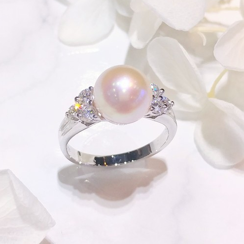 18K White Gold 0.40ct Diamond and Pearl Ring