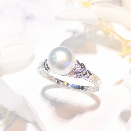 全新18K白金4份鑽石配珍珠戒指