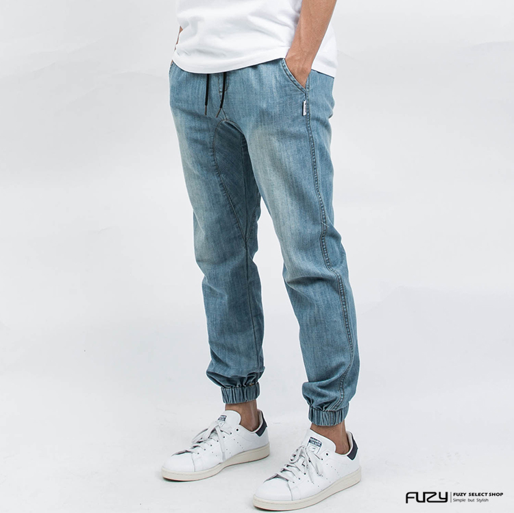WIRE 水洗刷色 3D剪裁 牛仔縮口褲 淺藍  【 FUZY 】- P202088