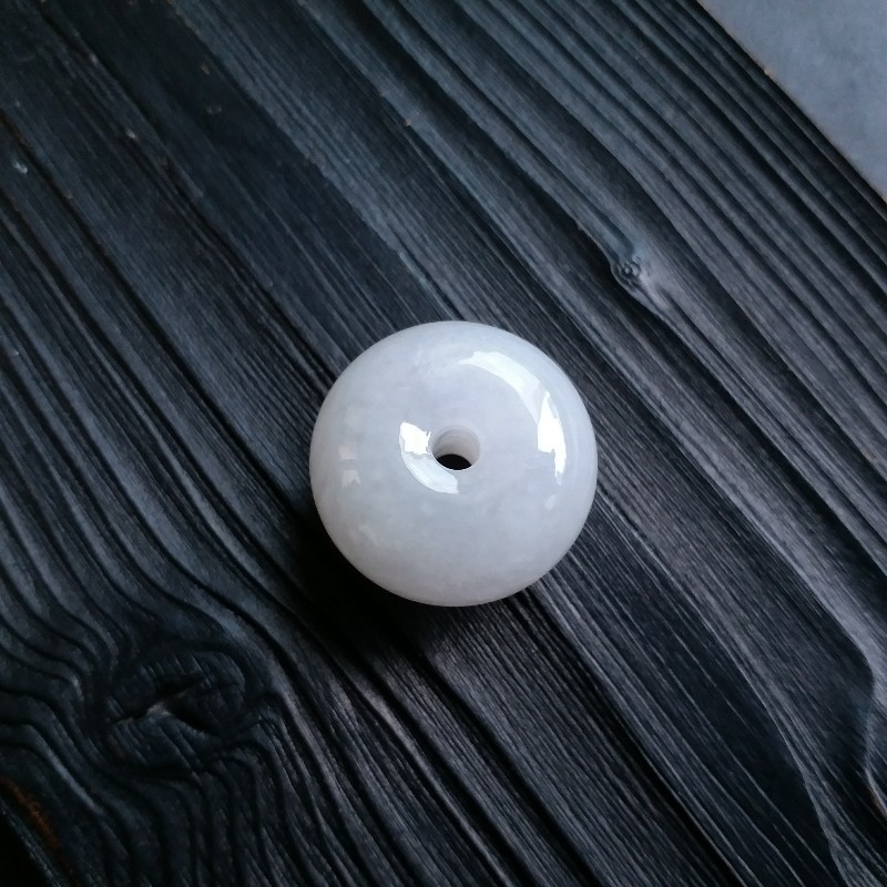 J1042 冰白翡厚庄平安扣 (23.2mm直徑)