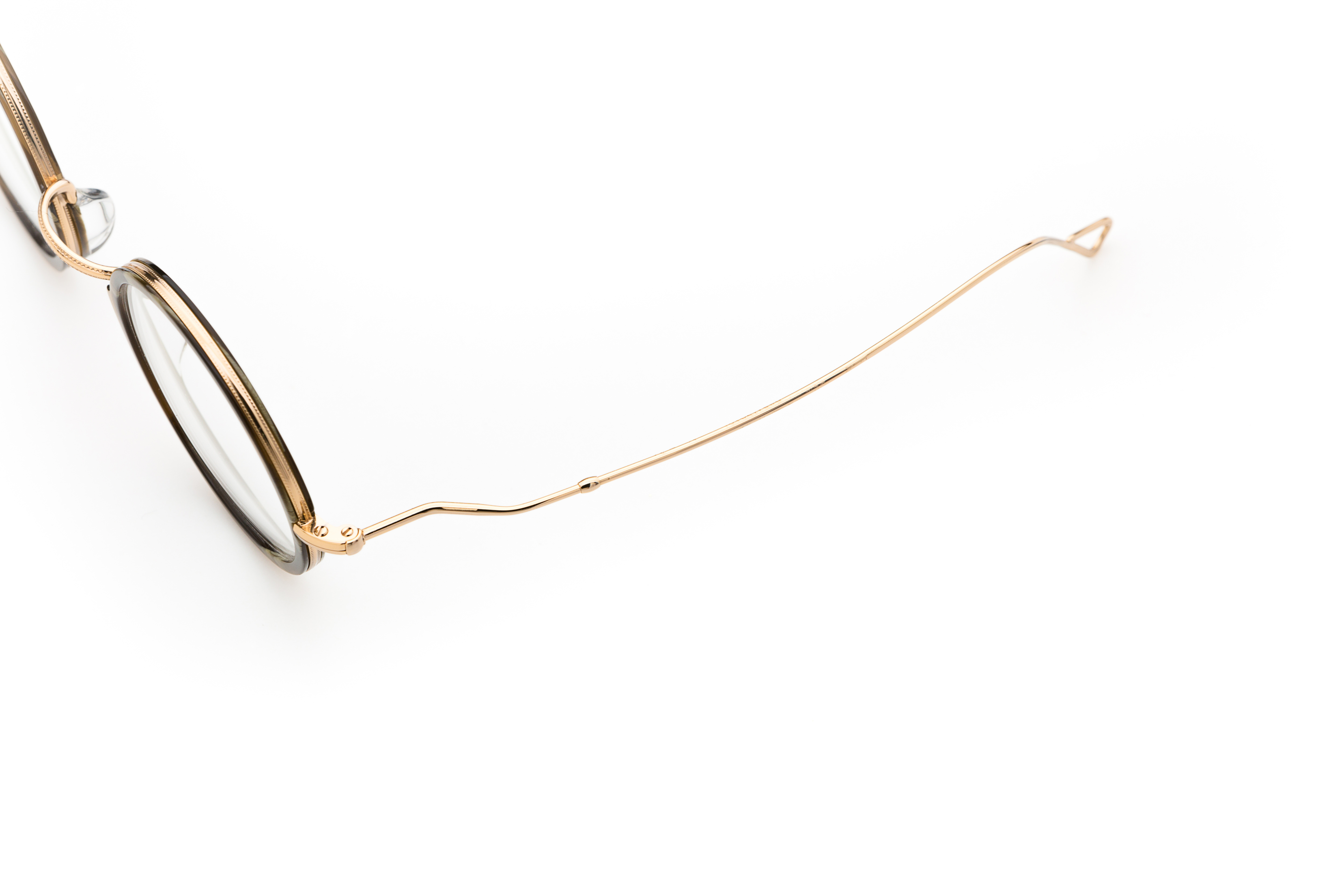 Conventus R46 Champagne Gold Green Horn