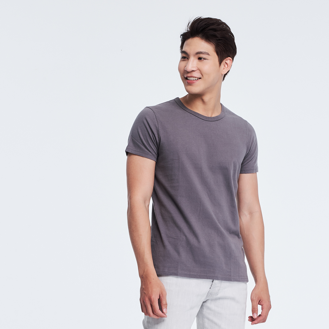 簡單素面圓領短袖蜜桃棉男T/深灰