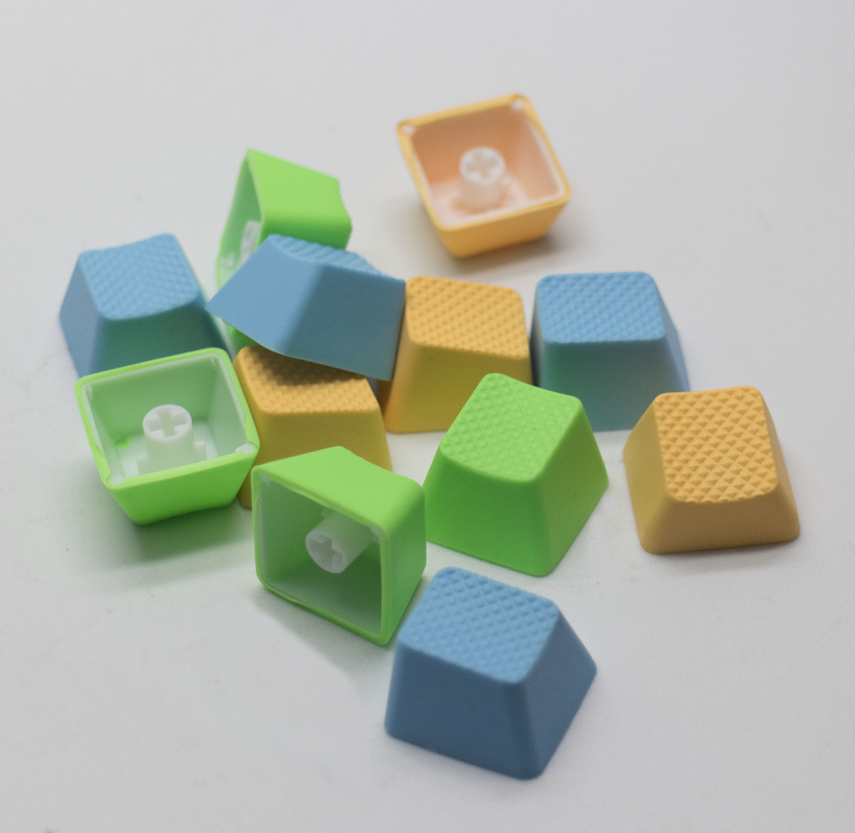 Taiki A-tyan 無線KeyballBLE 赤じゃないけどポッチ付き！ 分割で無線でコード名は「π」（パイ