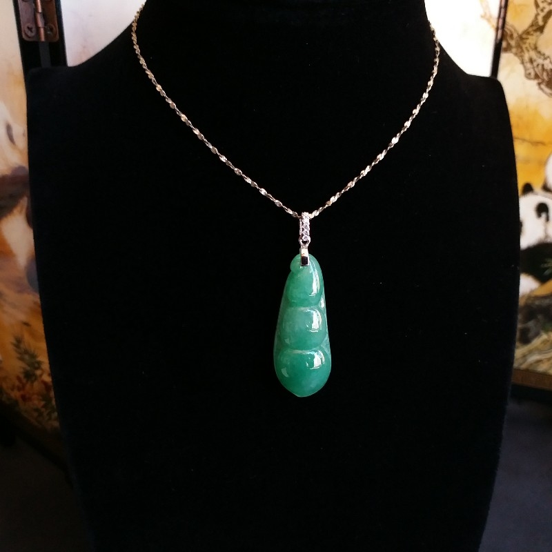 J1093 冰糯滿綠福豆吊墜