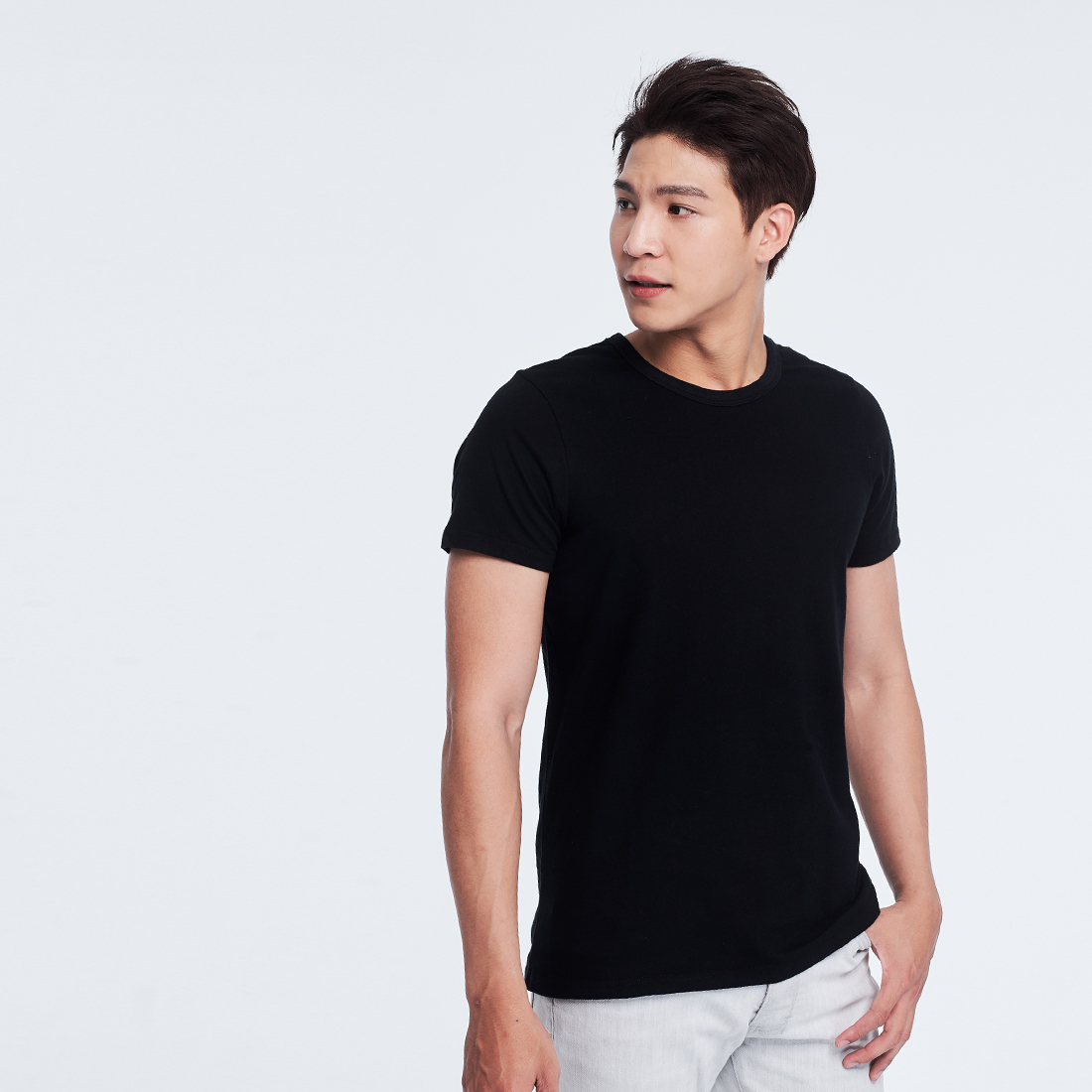 簡單素面短袖圓領蜜桃棉男T黑色