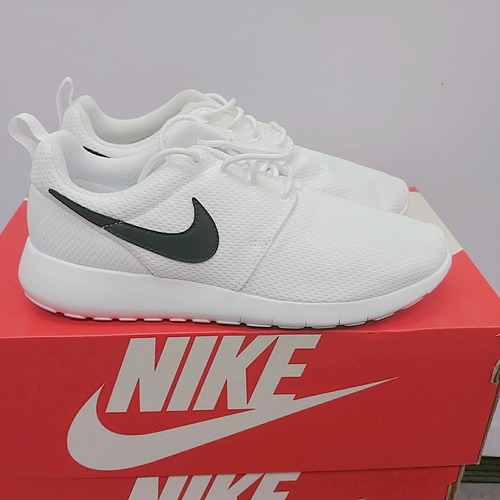 nike roshe one black and white mens