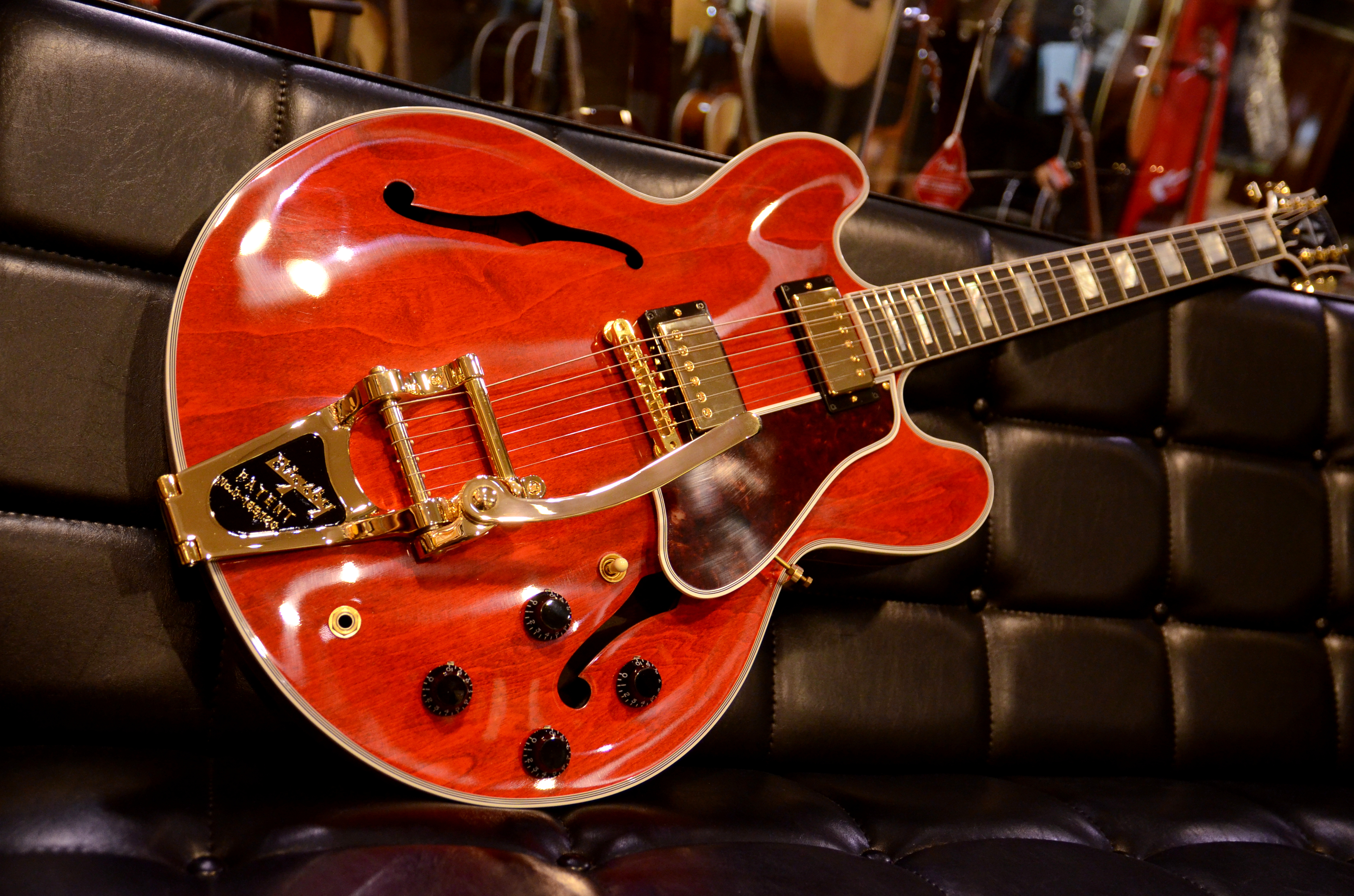 育典樂器| Gibson Memphis ES-355 Sixties Cherry Bigsby Gloss