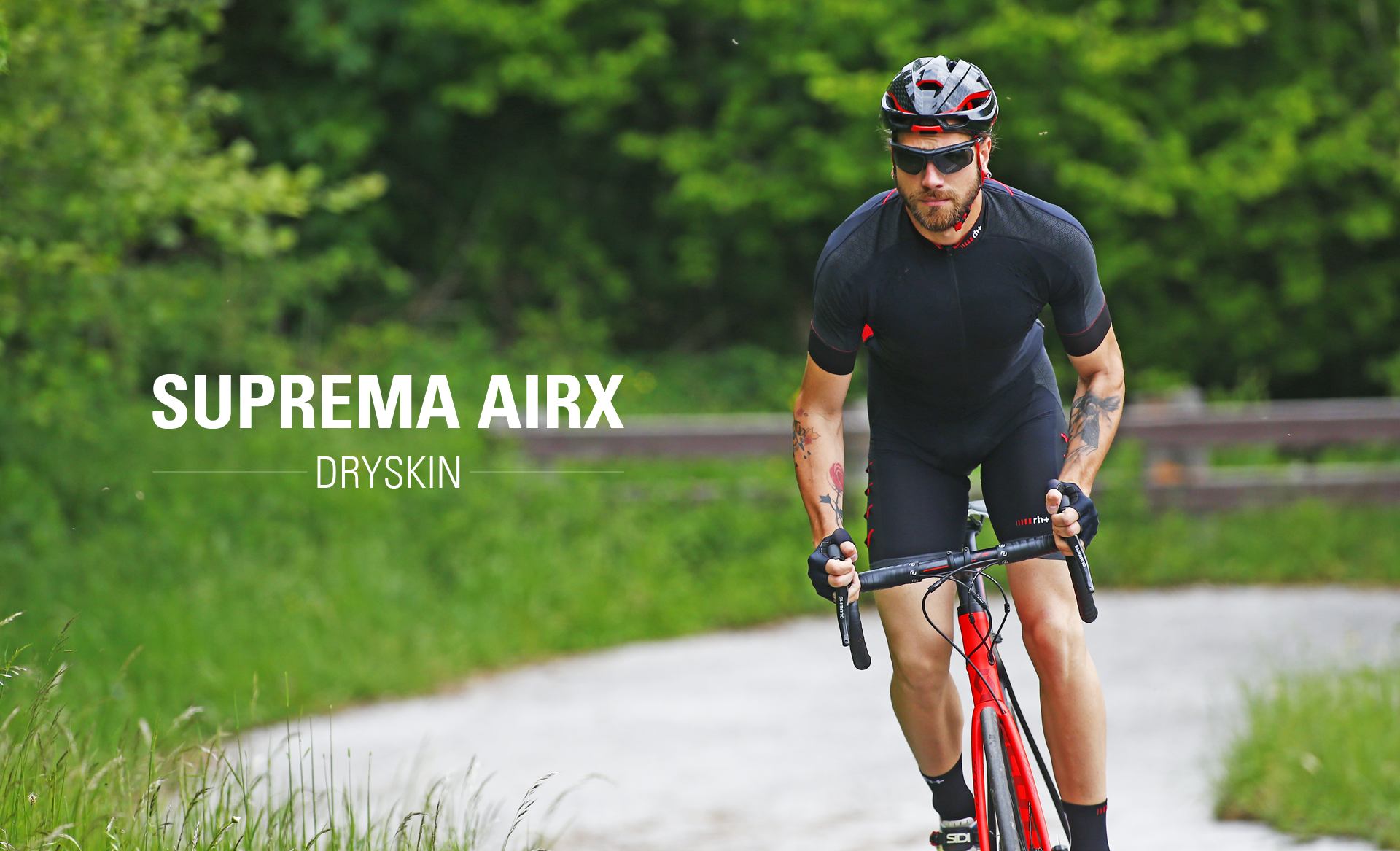 創新鯊魚風洞－會呼吸的高科技車衣！不斷研發創新科技、經由風洞測試，發表公路車競速系列！專為環法競速設計的理想高透氣車衣，適合配上快速激烈的騎乘進攻節奏，從裡到外展現了強烈的性格