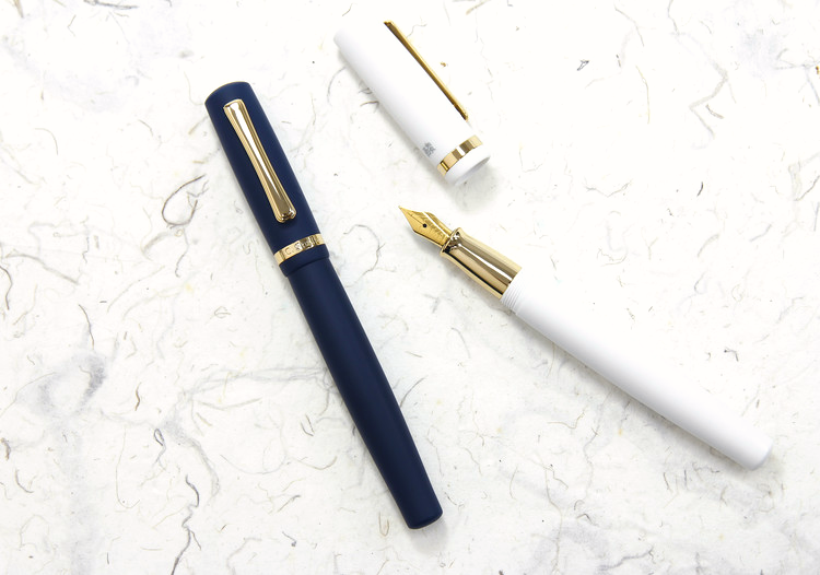 Botty 巴堤爵士  鋼珠筆 - 阿酸限定款 (白)