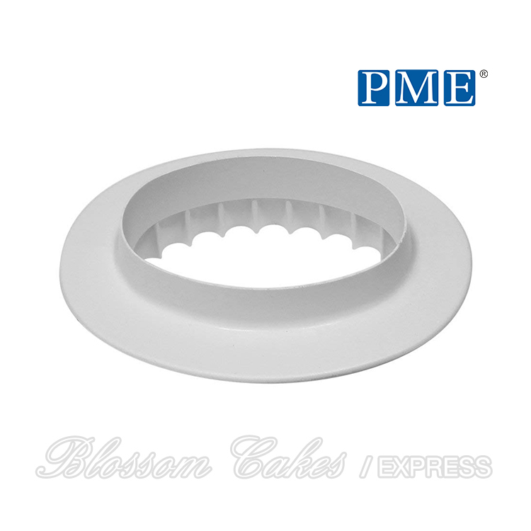 PME Plain and Fluted Double Sided Oval Cutter (127mm/5")