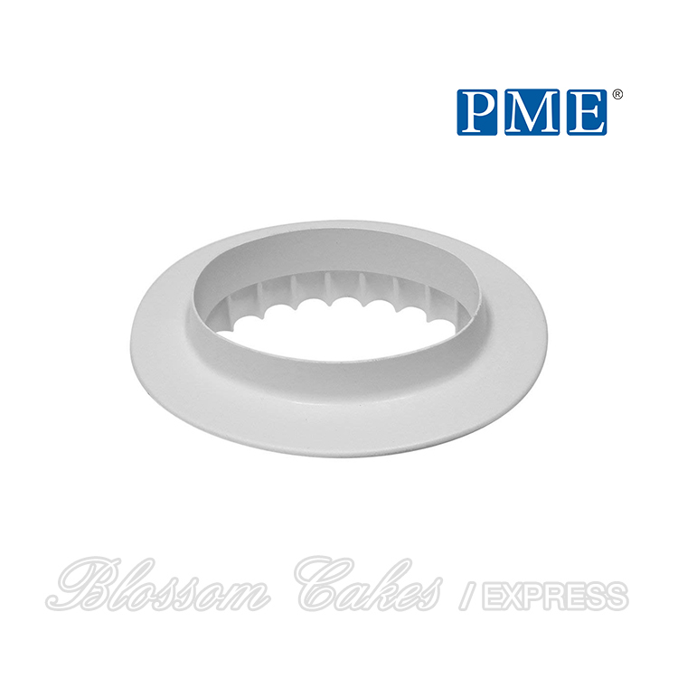 PME Plain and Fluted Double Sided Oval Cutter (90mm/3.5")