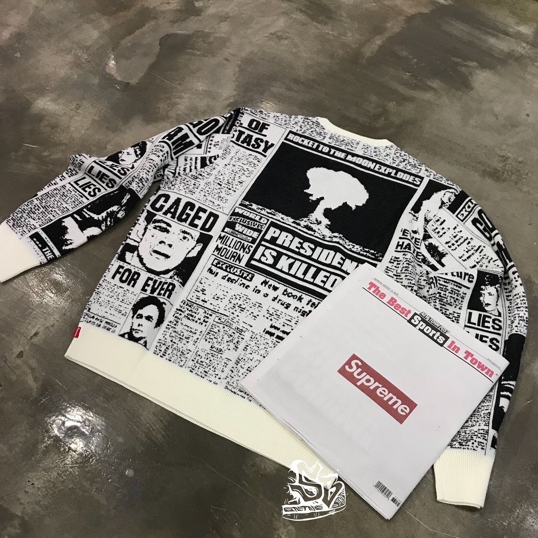 supreme newsprint sweater white