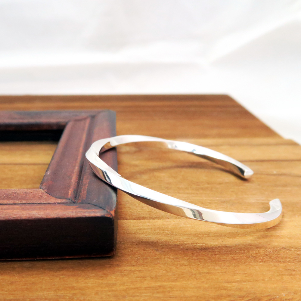 厚實版 扭轉未來 亮眼方扭(S) 925純銀手環 C型手環 女生手環