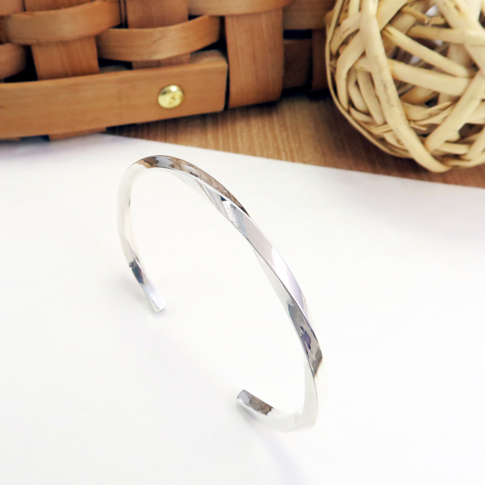 厚實版 扭轉未來 亮眼方扭(L) 925純銀手環 C型手環 男生手環