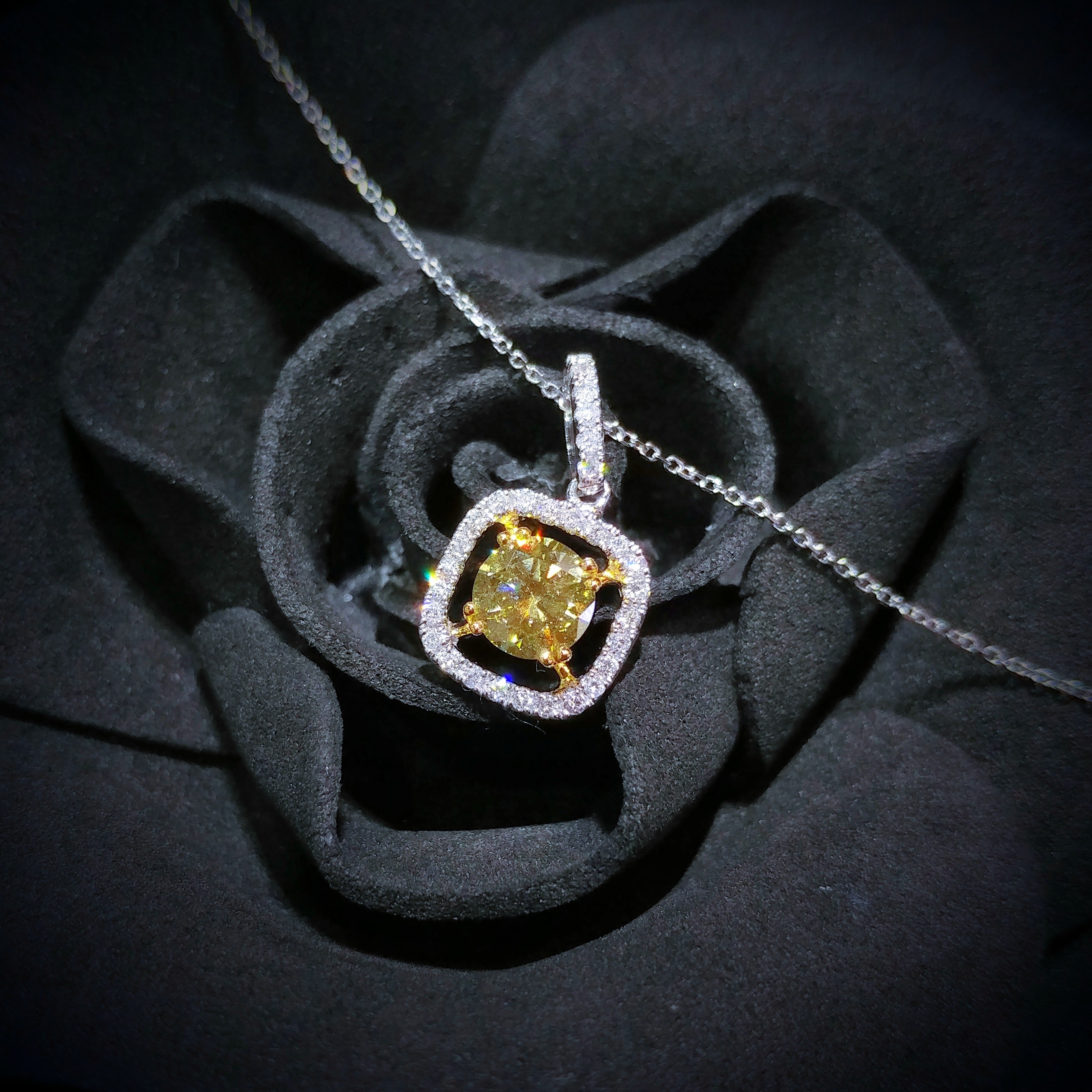 18K Gold 0.71ct Fancy Yellow Diamond Pendant