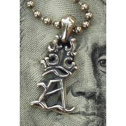 CB105 帶鏈的初始皇冠小飾物