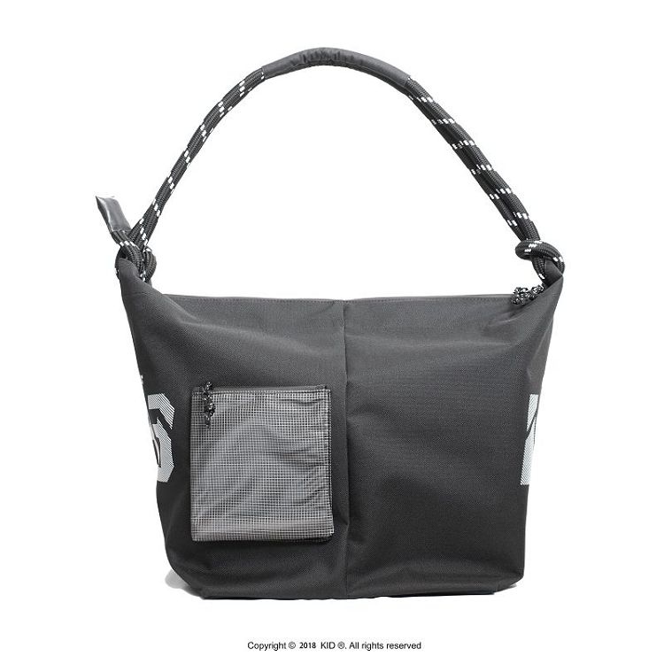KID ® 機能大容量斜背包