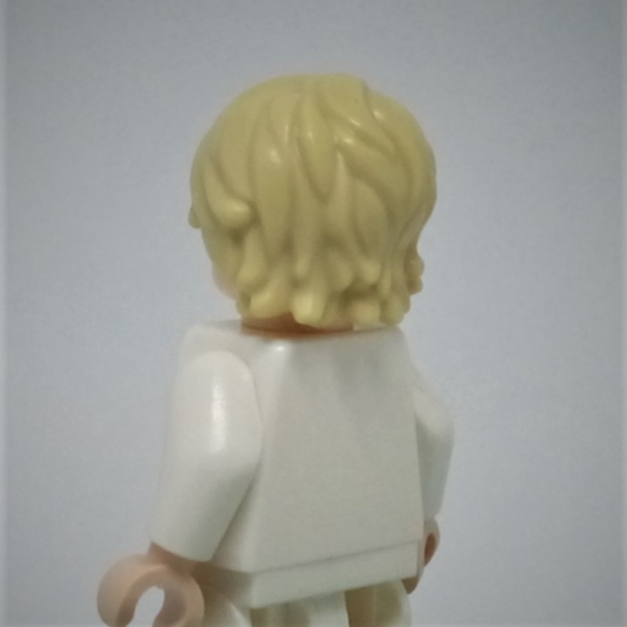 25409 Hair Mid-Length Tousled with Side Part