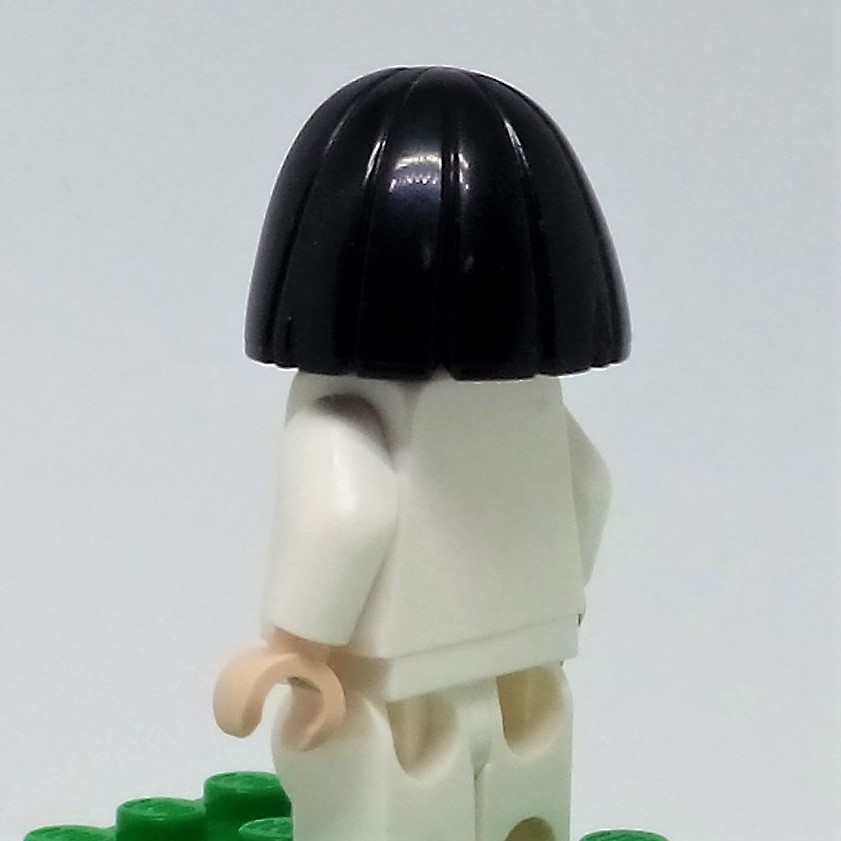 95328pb01 Hair Female Mid-Length, Smooth with Bangs and Gold Diadem Pattern