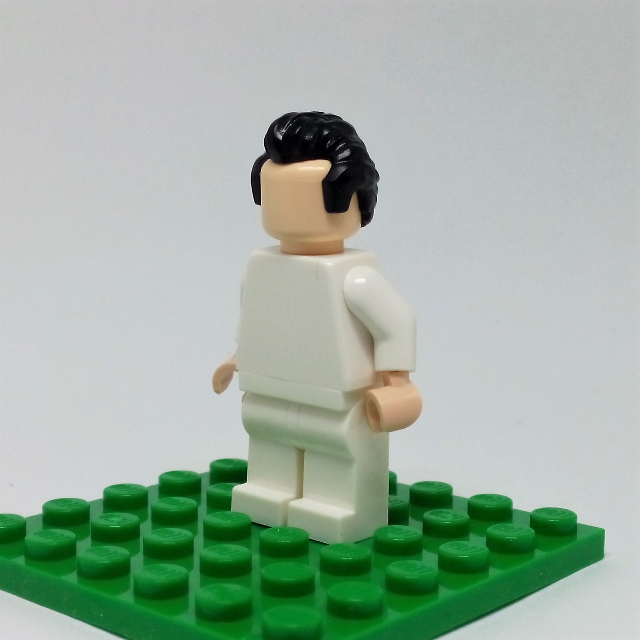 21268 Hair Short Swept Back with Sideburns and Widow's Peak