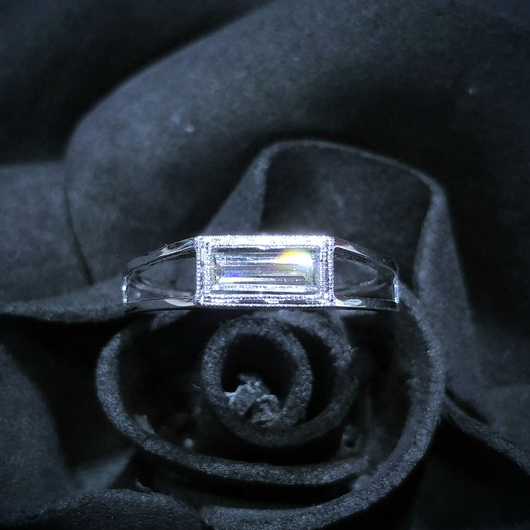 全新18K白金【單粒26份方形鑽石】戒指