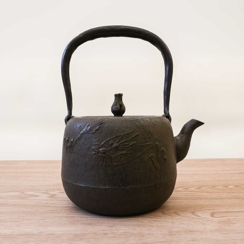 【岩戶賢一郎】棗型 龍紋 鐵壺1.7L