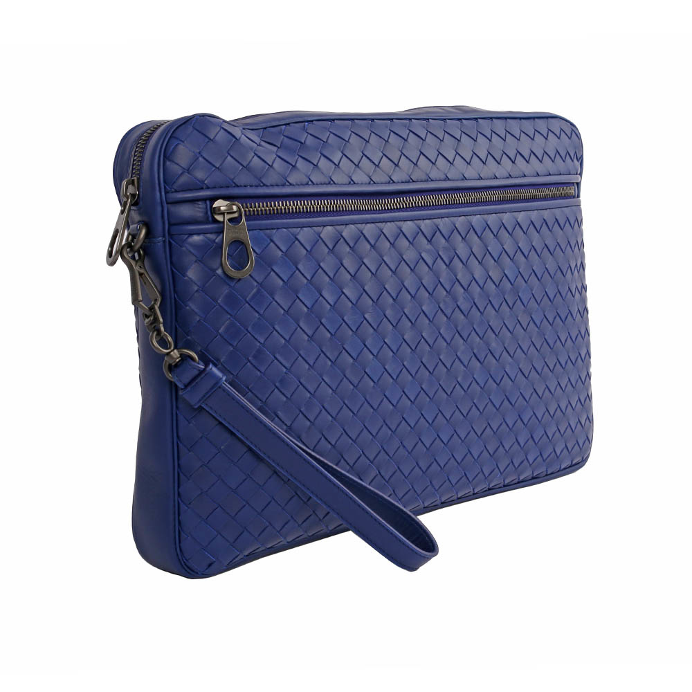 【BOTTEGA VENETA】大型小牛皮編織手拿包