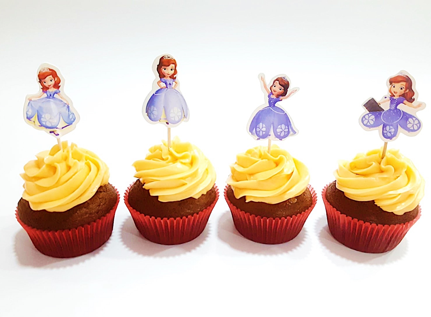 小公主蘇菲亞插牌奶油霜杯子蛋糕