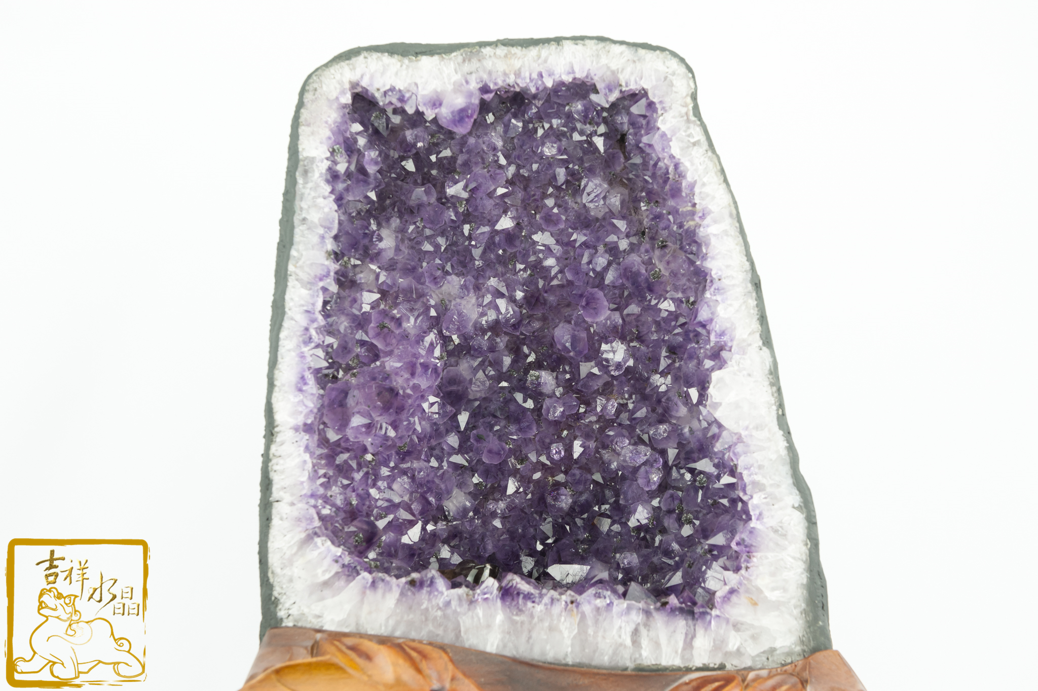 巴西紫晶洞 20kg 土型晶洞