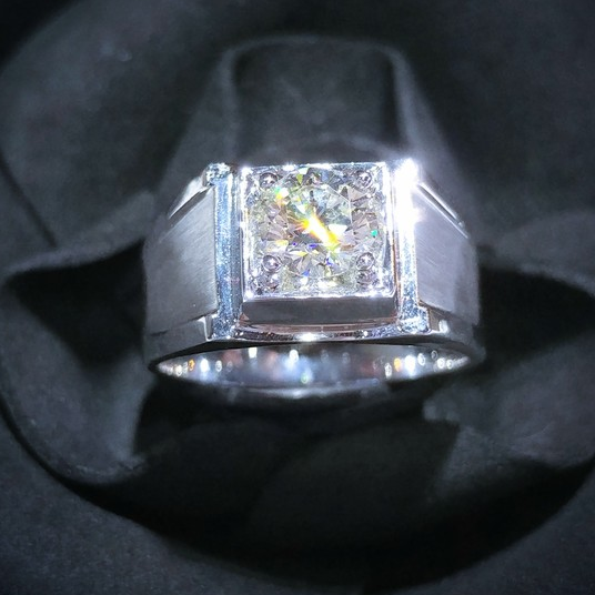 全新18K白金【單粒1卡鑽石】配小鑽共1卡1份鑽石戒指