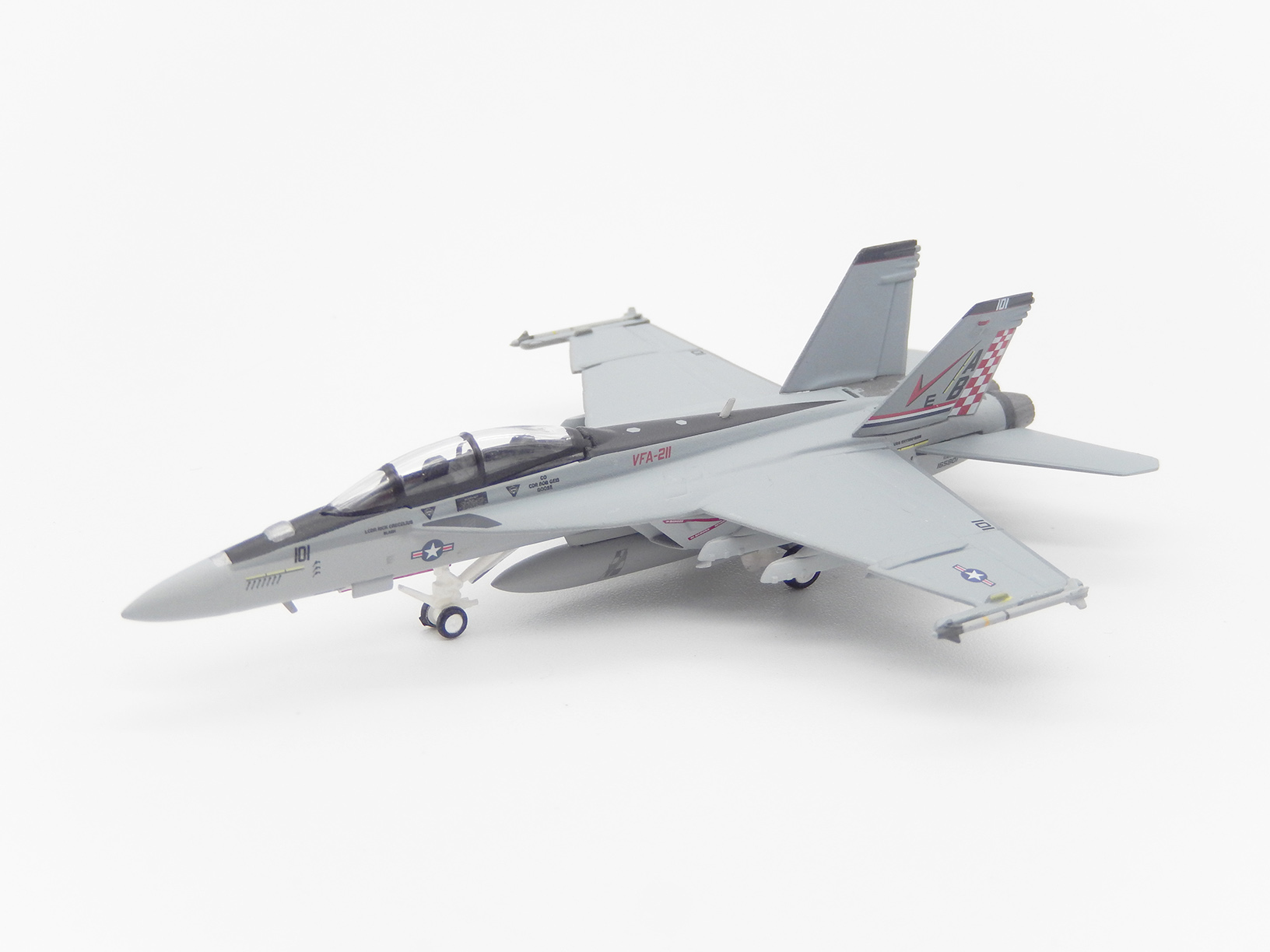 Hogan M-Series 1/200 美國海軍 F/A-18F 第211中隊 機號AB 101 低視06