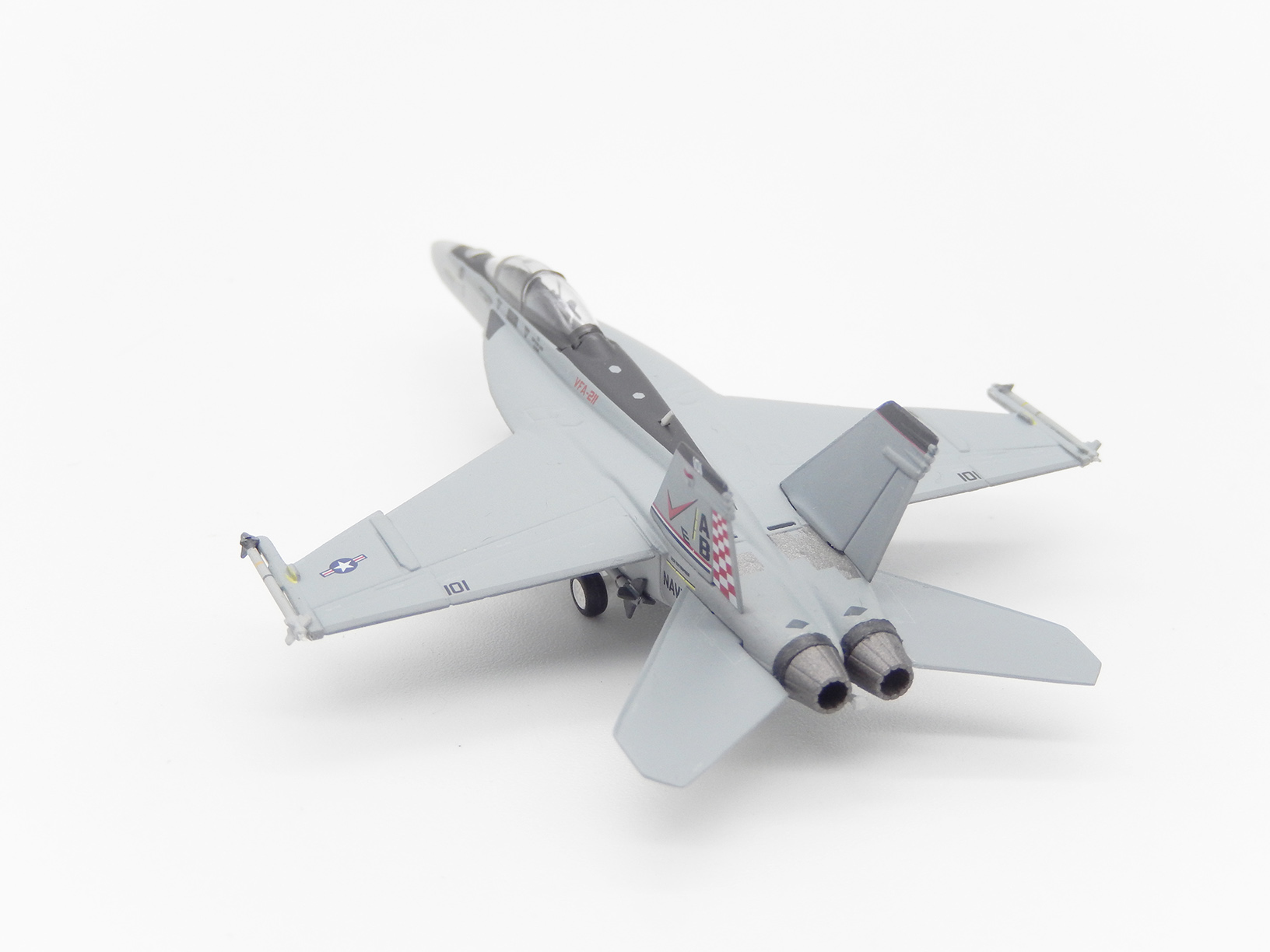 Hogan M-Series 1/200 美國海軍 F/A-18F 第211中隊 機號AB 101 低視06
