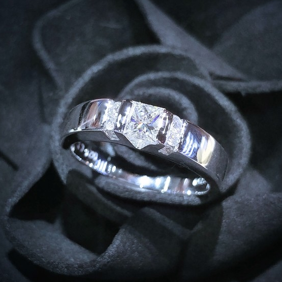 18K White Gold 0.34ct Diamond Ring