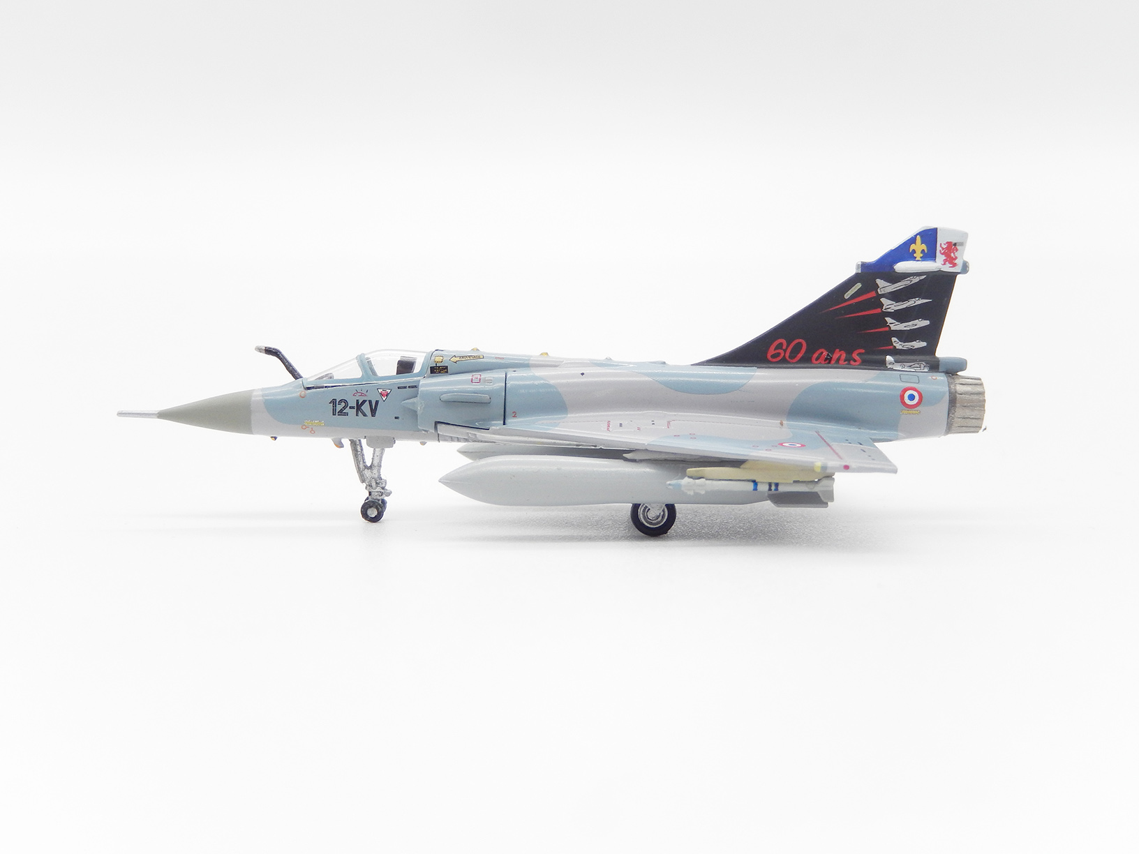 Hogan M-Series 1/200 幻象2000C 法國空軍 機號12-KV 畢卡帝中隊60年