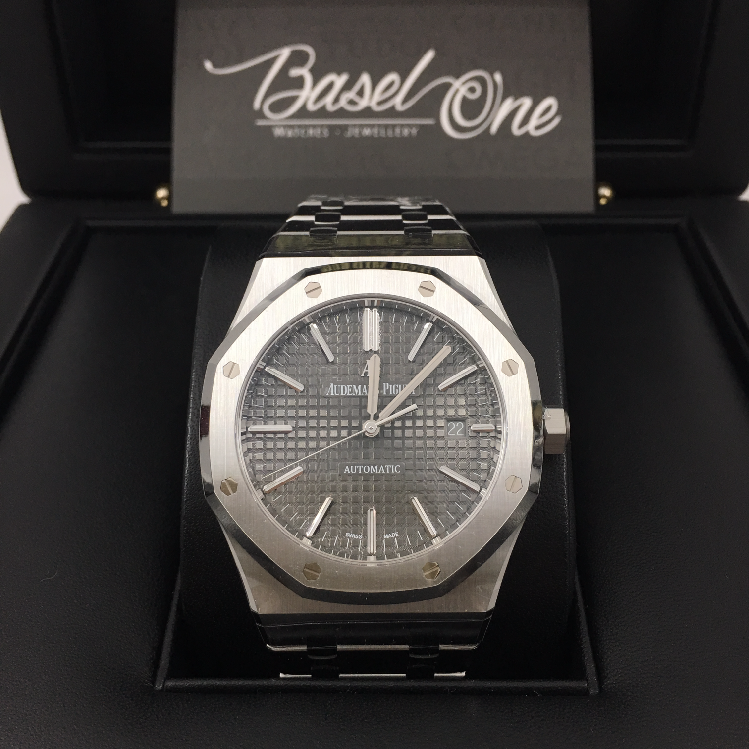 DISCONTINUED BRAND NEW AUDEMARS PIGUET 15400ST ROYAL OAK SELFWINDING STAINLESS STEEL GREY