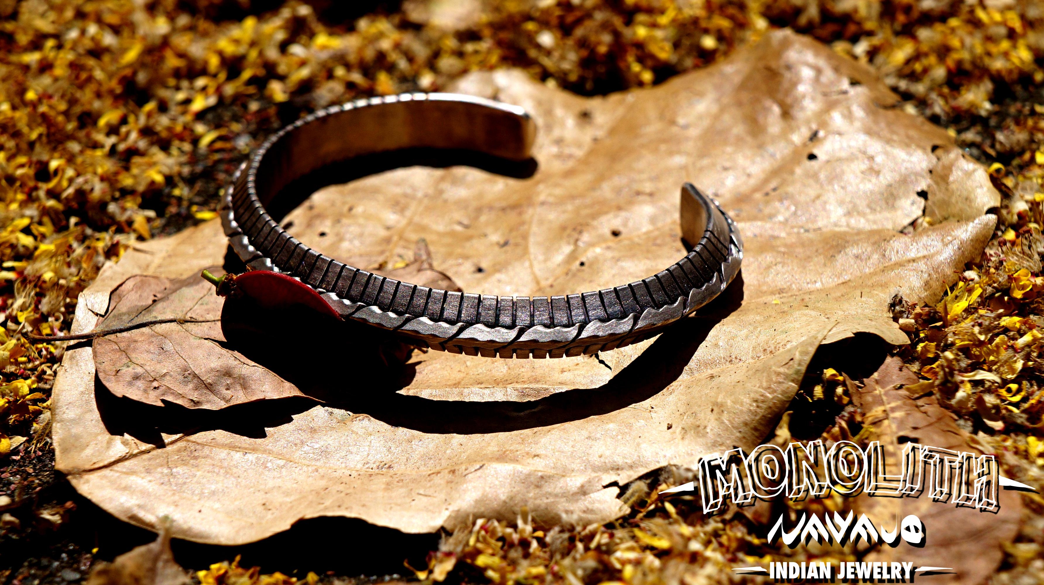 線條舊化三角 【手環】