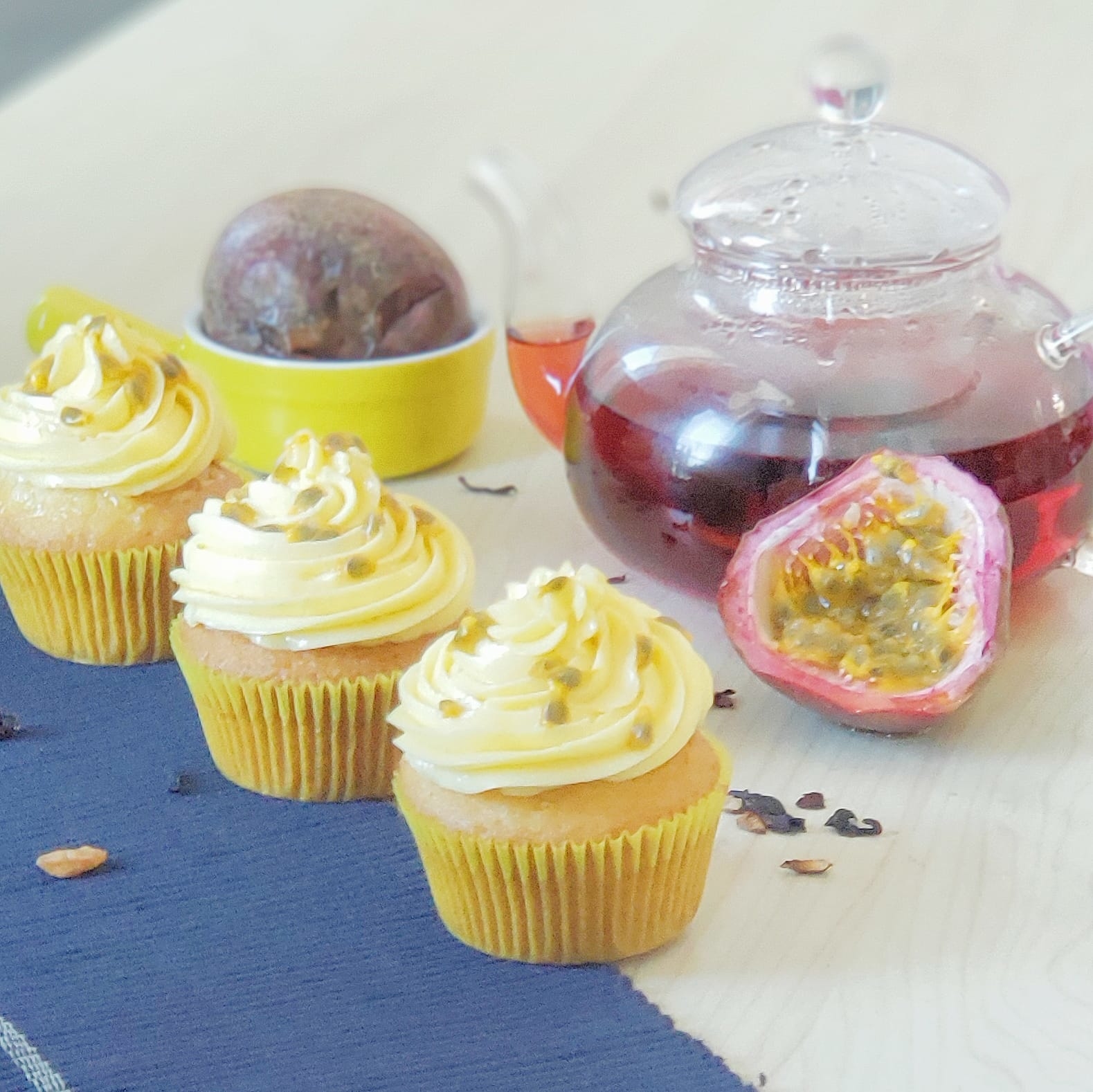 熱情果奶油霜杯子蛋糕