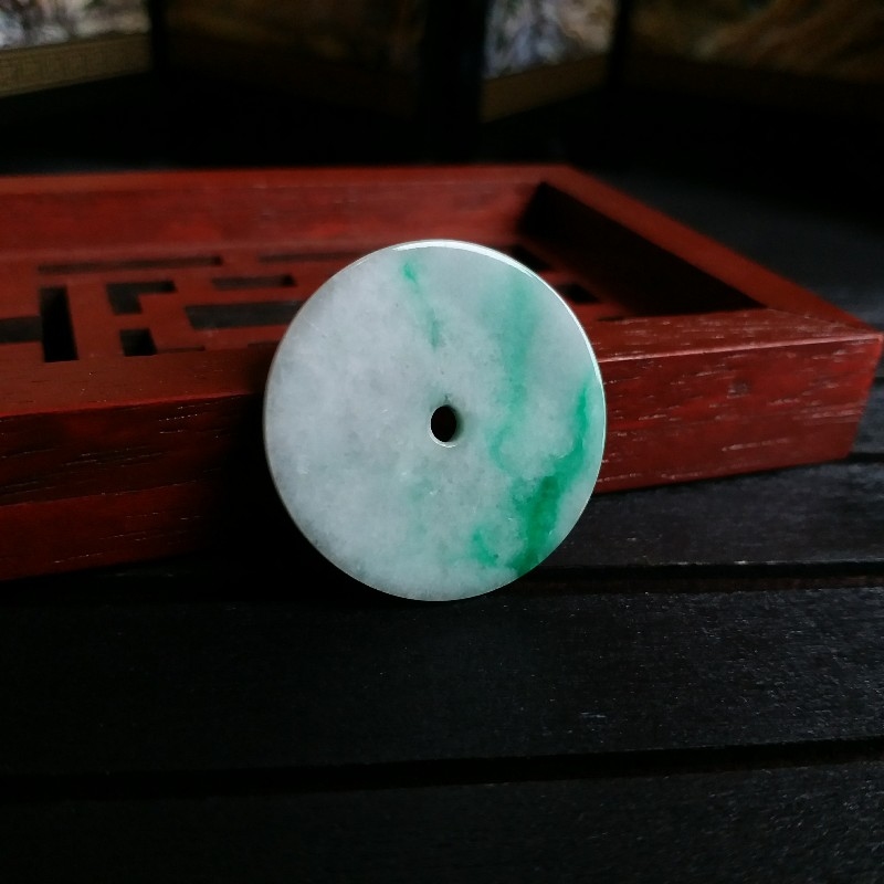 冰糯白底飄綠花方形平安扣 (29.3mm直徑), 天然翡翠A玉, 緬甸玉, Jade, Jadeite