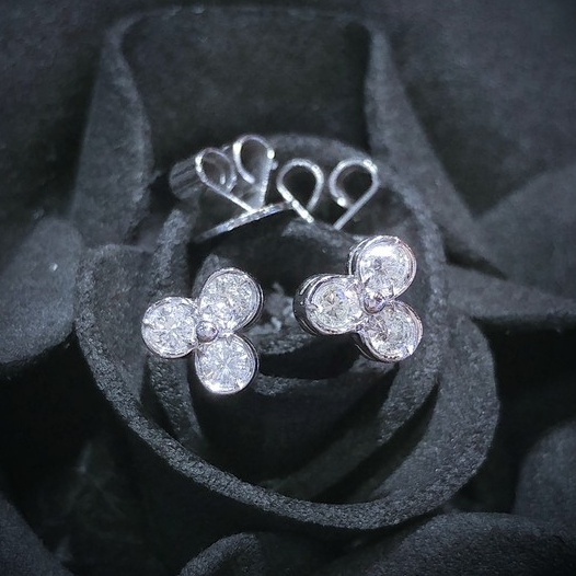 18K White Gold 0.36ct Diamond Earrings