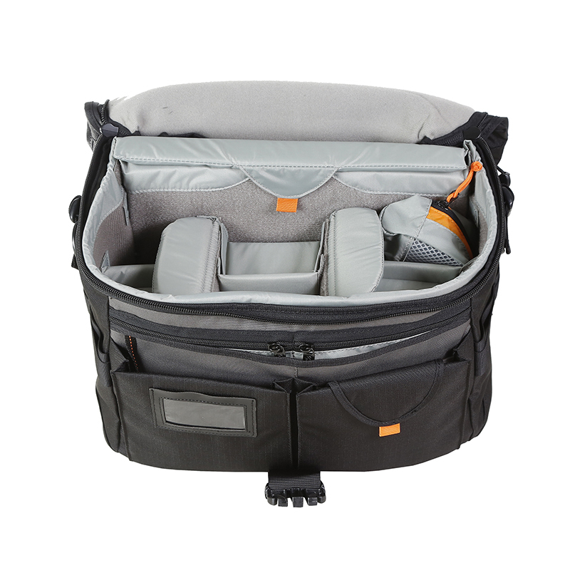 Lowepro 數位報導家Stealth Reporter D550 AW