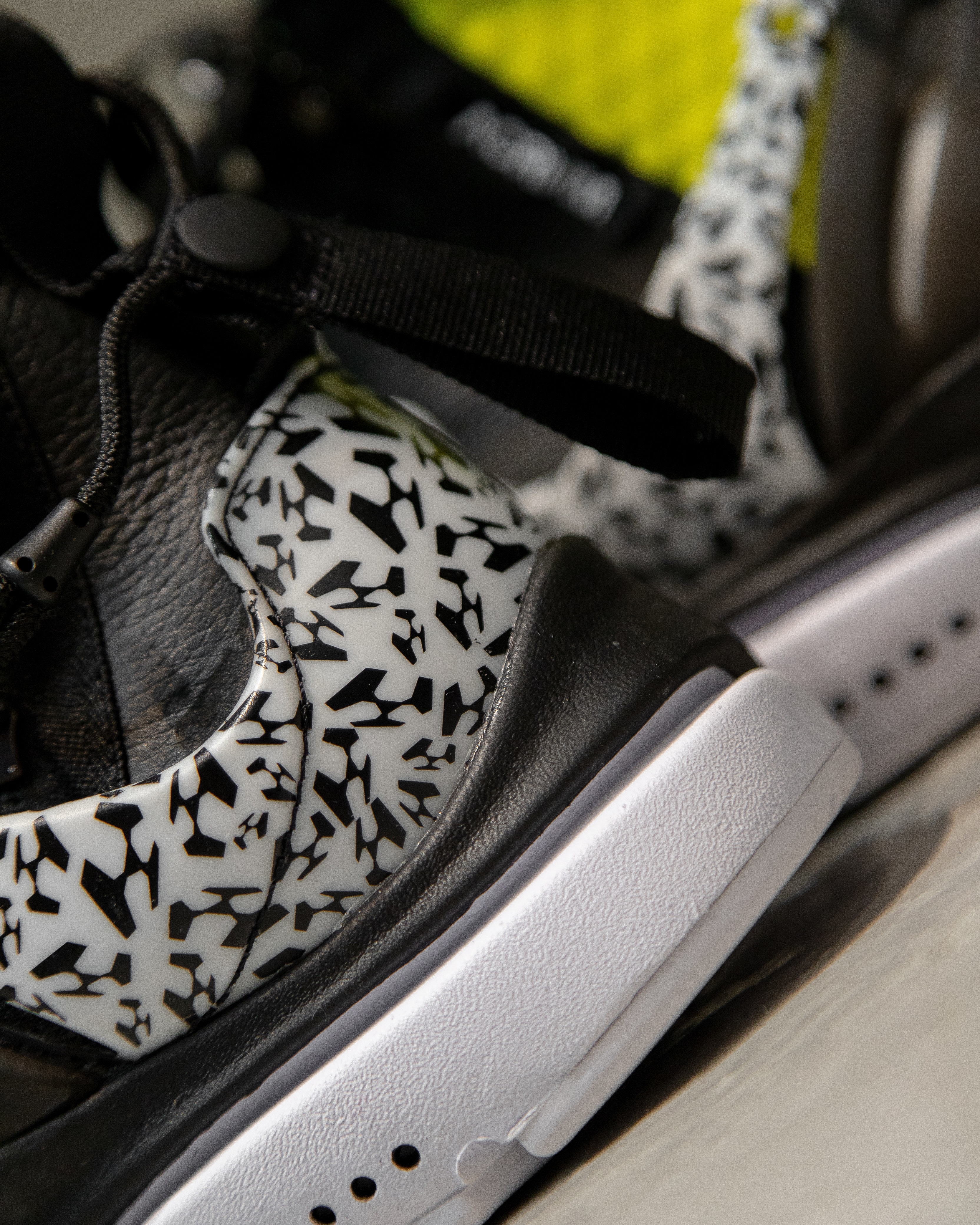 [現貨] Acronym x Nike Air Presto Mid "Dynamic Yellow" AH7832-100