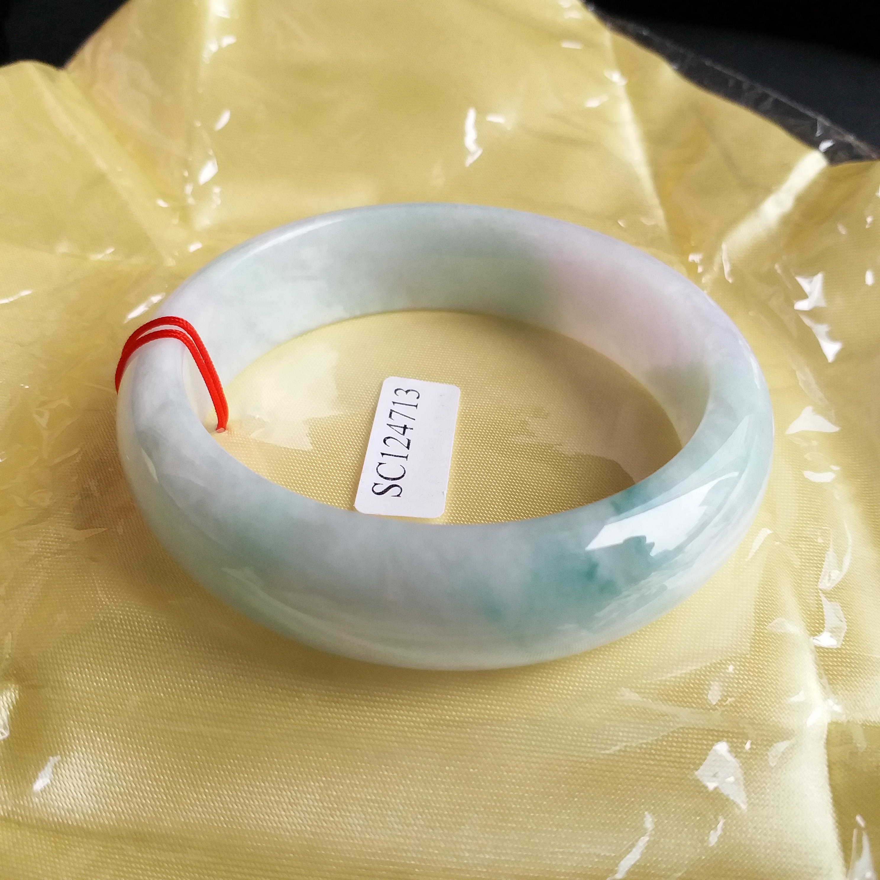 J1112 冰種春彩寬版玉鐲 56.72 mm (1.53)