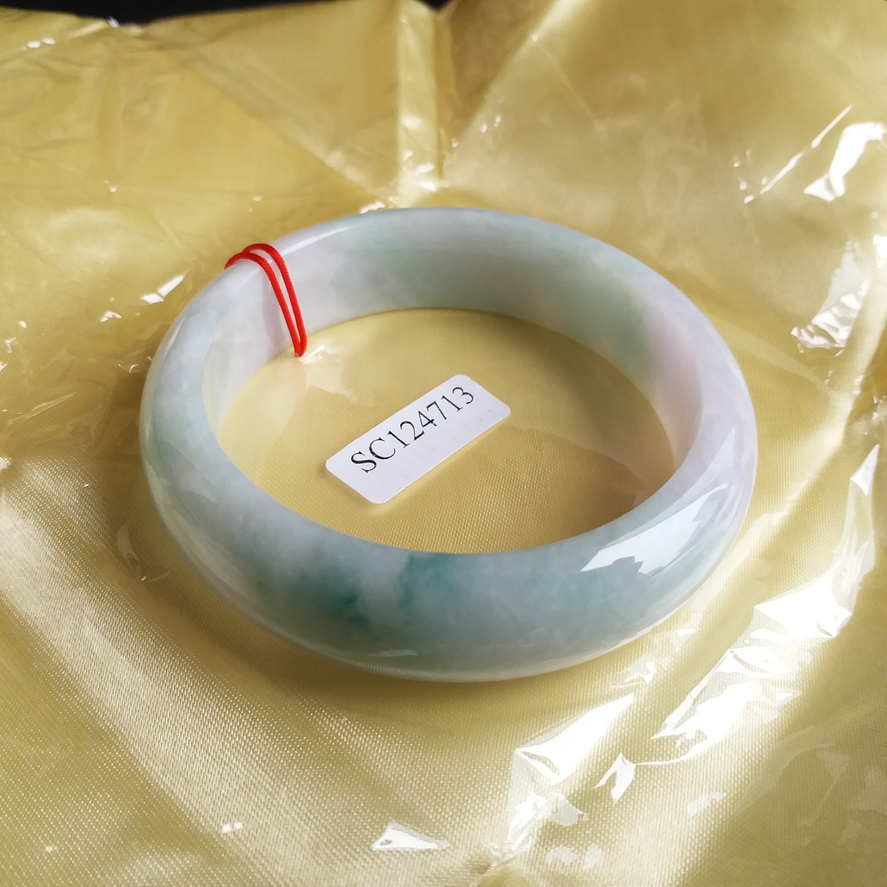 冰種春彩寬版玉鐲 56.72 mm, 天然翡翠A玉, 緬甸玉, Jade, Jadeite