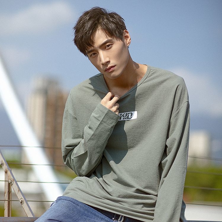 KID ® 方塊斜體LOGO長T 綠