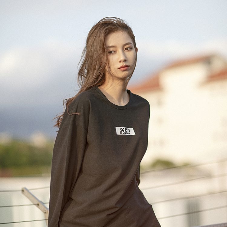 KID ® 方塊斜體LOGO長T 黑