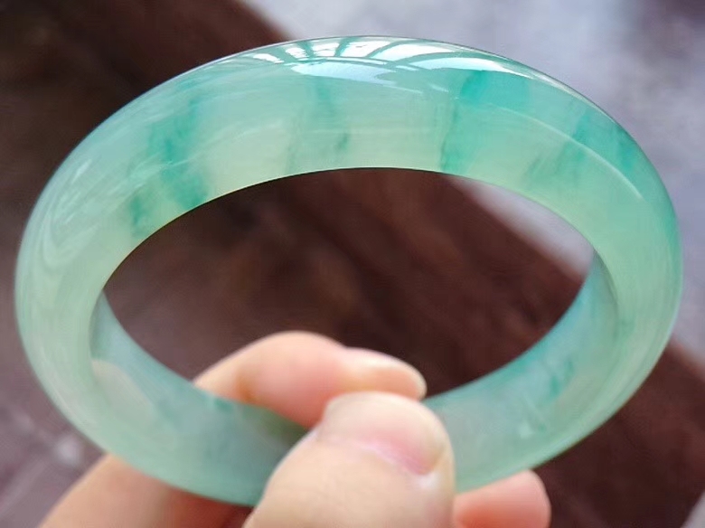 【已結緣】1027296 完美起膠感高冰種飄花寬條手鐲 53mm