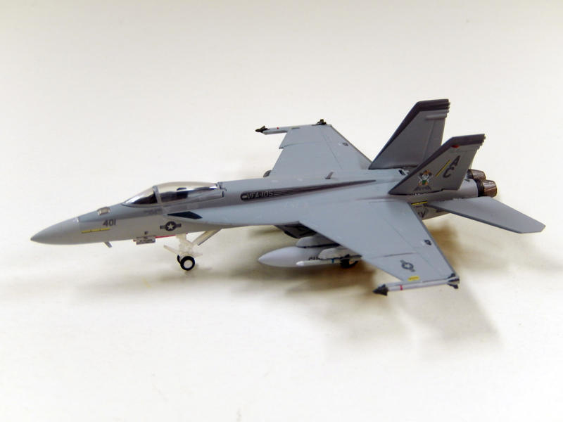 Hogan M-Series 1/200 美國海軍 F/A-18E 第3 艦載105中隊 AC 401高視