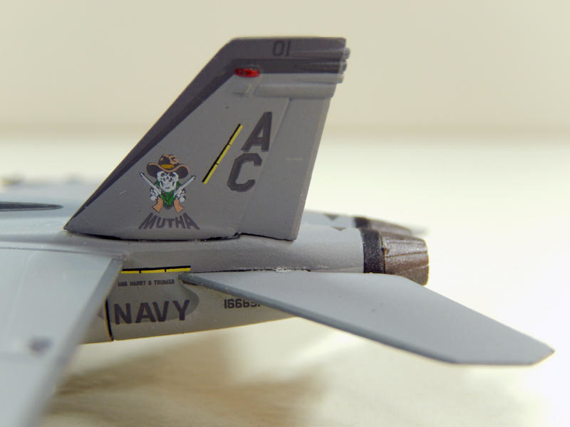 Hogan M-Series 1/200 美國海軍 F/A-18E 第3 艦載105中隊 AC 401高視